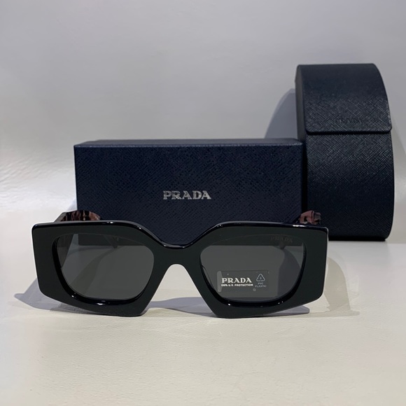 New Women’s Prada Sunglasses - Picture 2 of 8